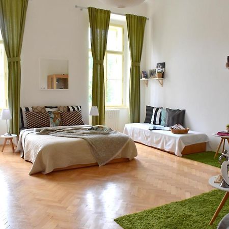 Wellness Apartments Florenc Prag Exteriör bild