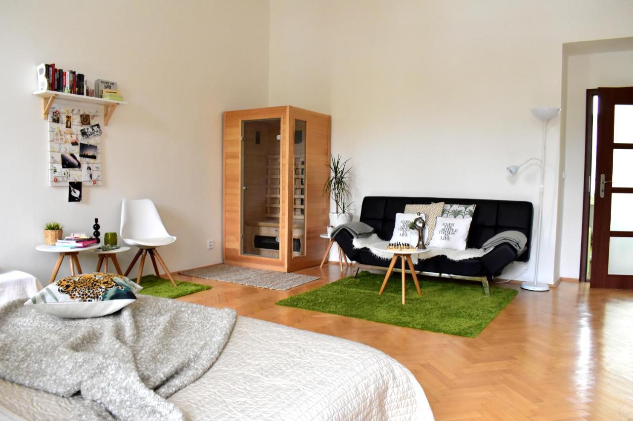 Wellness Apartments Florenc Prag Exteriör bild