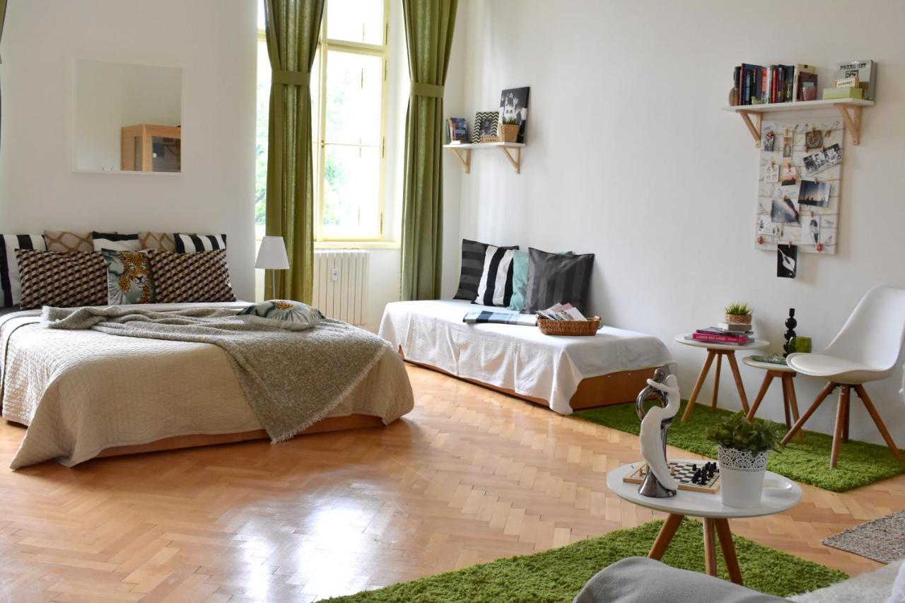 Wellness Apartments Florenc Prag Exteriör bild
