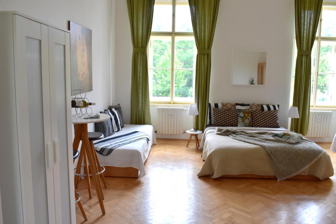 Wellness Apartments Florenc Prag Exteriör bild