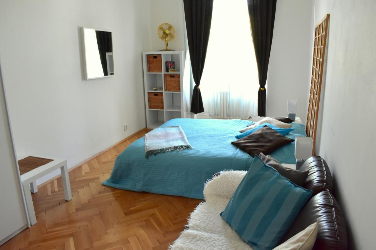 Wellness Apartments Florenc Prag Exteriör bild