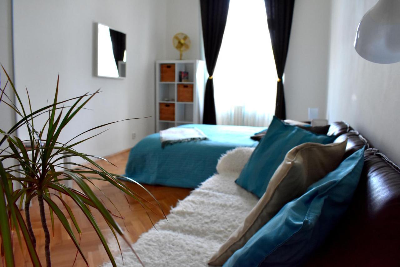 Wellness Apartments Florenc Prag Exteriör bild